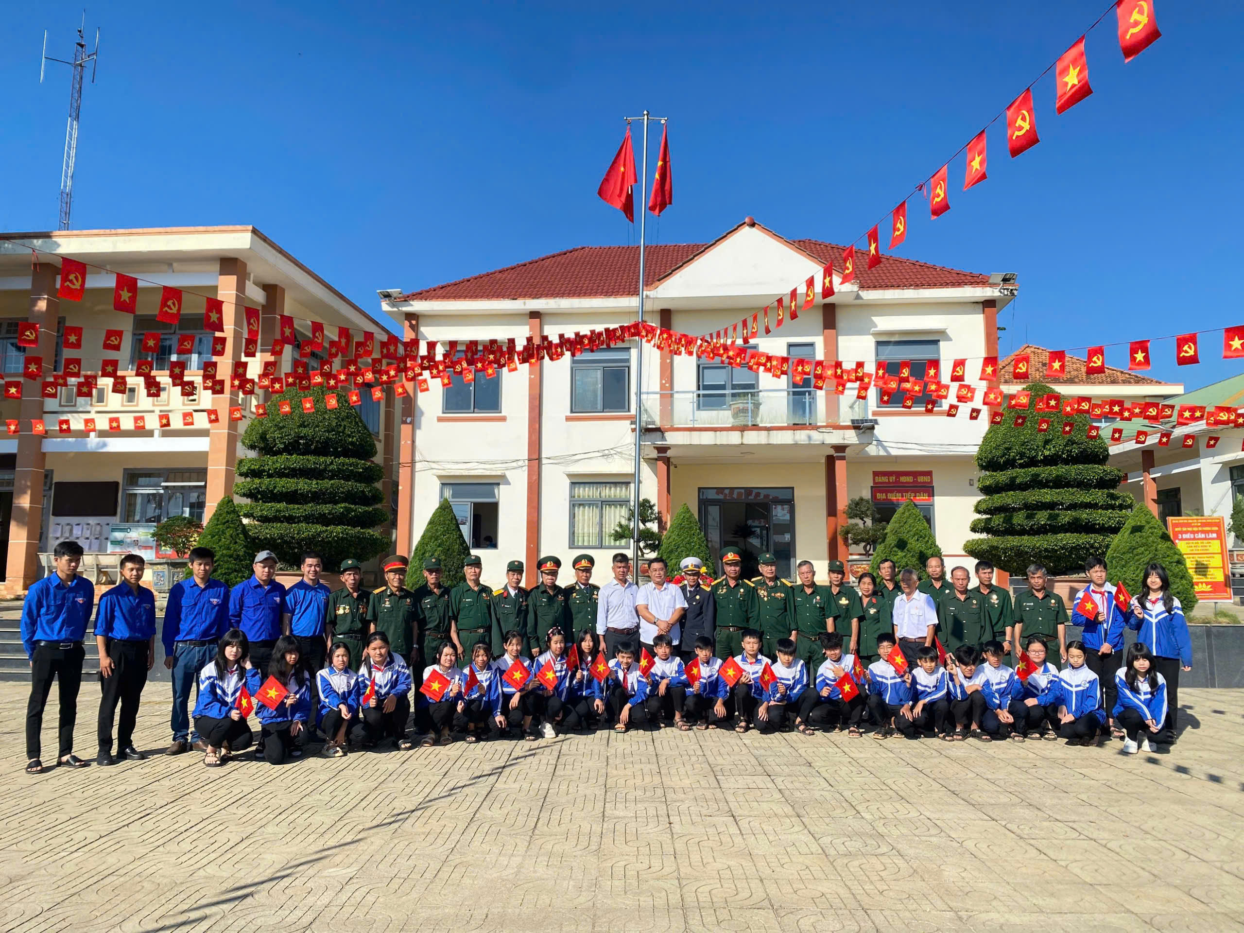 HƯỞNG ỨNG 50 NĂM GIẢI PHÓNG MIỀN NAM 30-4-2025
